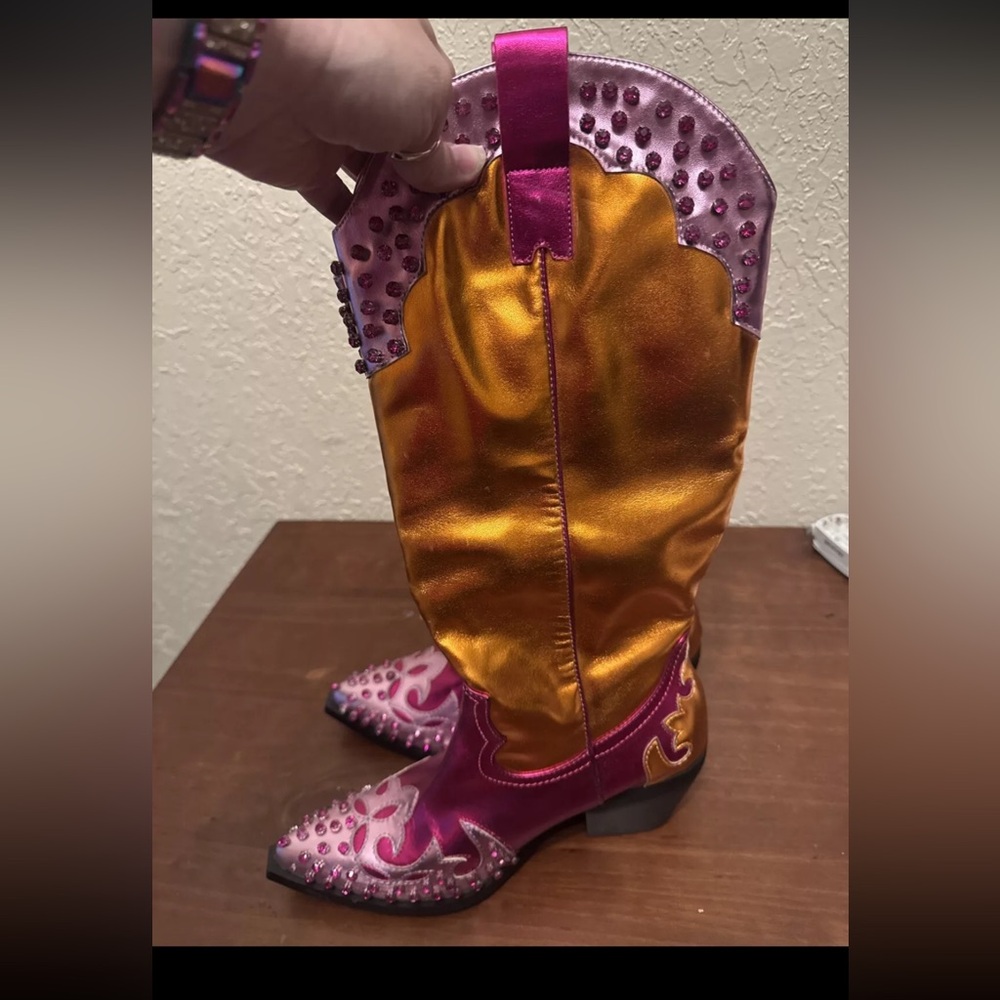 NWOT Azalea Wang Cowboy boots, 7.5 pink and orange with rhinestones.